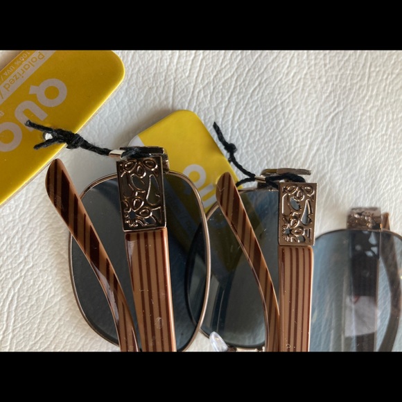 Quo. Sunglasses. 100%. UVA & UVB. Protection. - Picture 15 of 16